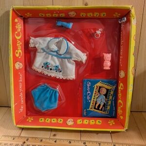 Suzy Cute Doll Outfit Set with Accessories Sealed 1964 Topper Toys
